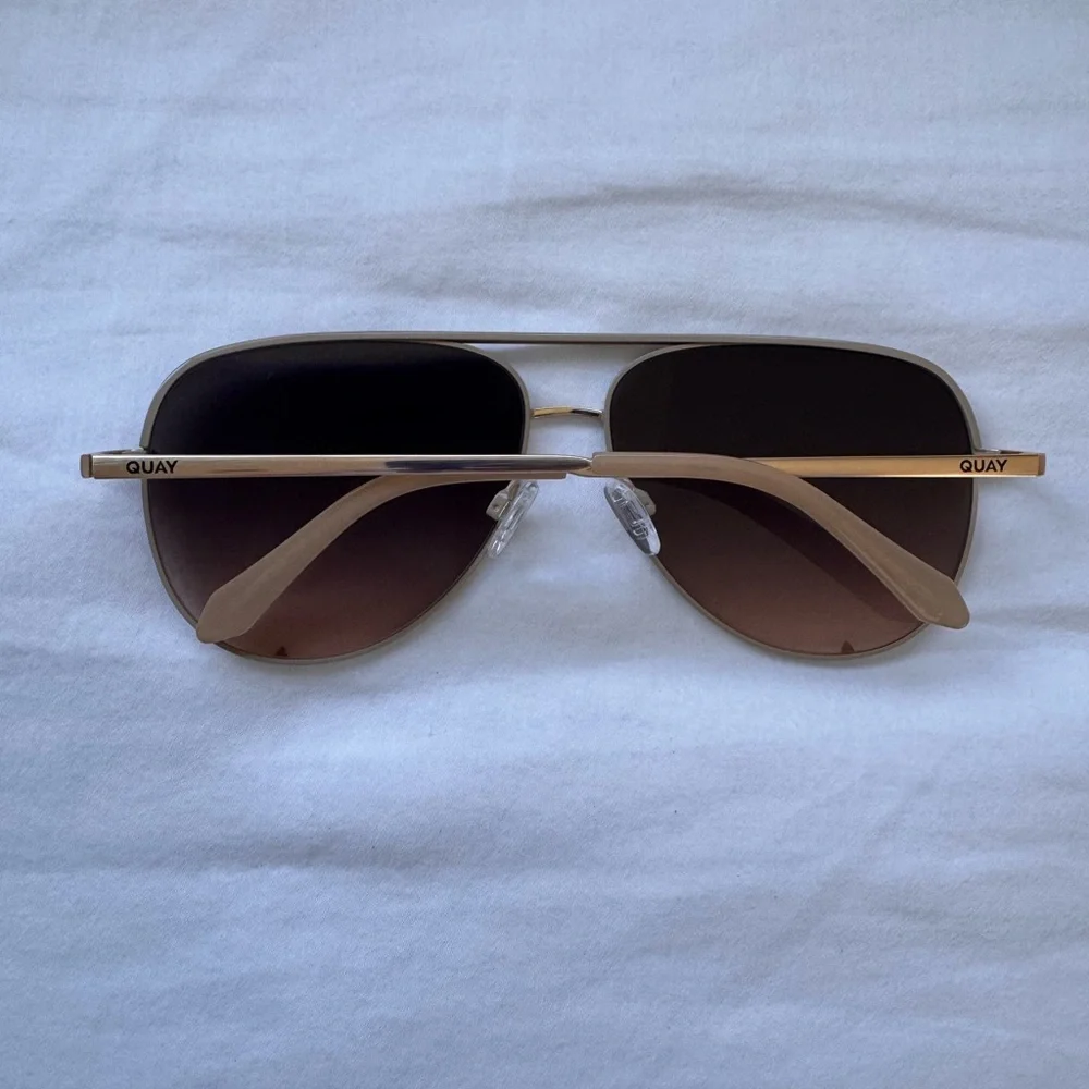 NWT. ✅ QUAY Australia “High Key XL” Sunglasses in “Chamomile/Dark Fawn” 🤎💛